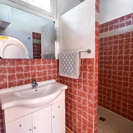 Reve D'azur, Mazet En Bord De Mer, Parking, Piscine Partagee, Terrasse Bbq & Draps Inclus La Nartelle, 1 Salon, 1 Chambre, 1 Cuisine , 1 Sdb