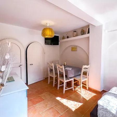 Holiday home Reve D'azur, Mazet En Bord De Mer, Parking, Piscine Partagee, Terrasse Bbq & Draps Inclus La Nartelle, 1 Salon, 1 Chambre, 1 Cuisine , 1 Sdb Sainte-Maxime