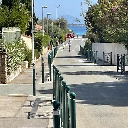 Reve D'azur, Mazet En Bord De Mer, Parking, Piscine Partagee, Terrasse Bbq & Draps Inclus La Nartelle, 1 Salon, 1 Chambre, 1 Cuisine , 1 Sdb Sainte-Maxime