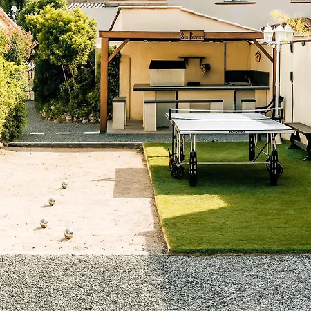 Mazet bord de mer Piscine partagée - Parking - BBQ - Draps inclus Vakantiehuis