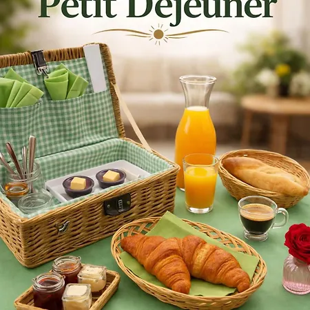 Mazet bord de mer Piscine partagée - Parking - BBQ - Draps inclus Vakantiehuis